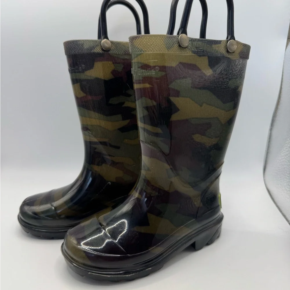 WESTERN CHIEF KIDS UNISEX CAMO LIGHTED RAIN BOOTS
